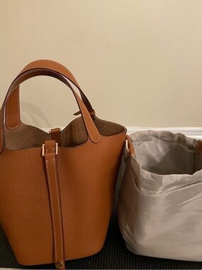 Structured Tan Leather  Bucket Bag with Removable Insert Real Leather